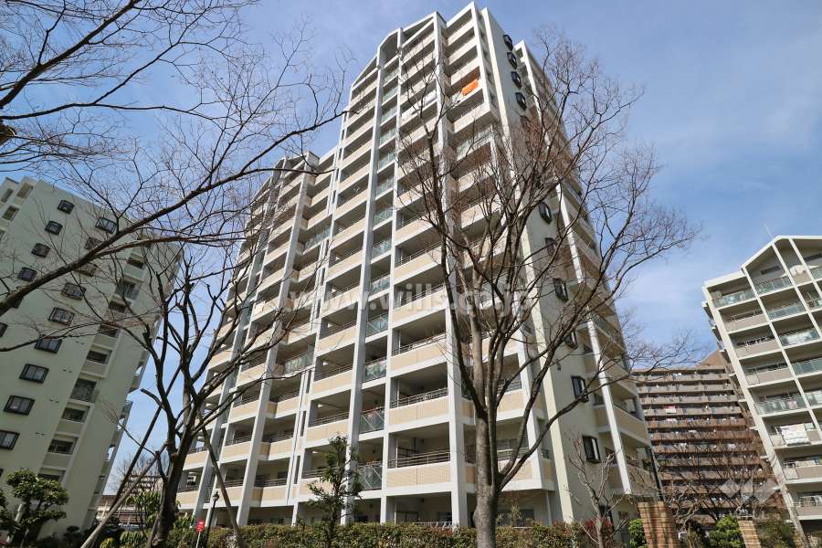 武庫川第2三番街5号棟の外観（南東側から）