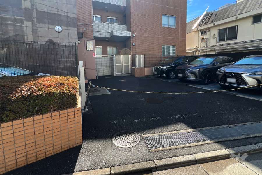 敷地内駐車場（屋外平面式）