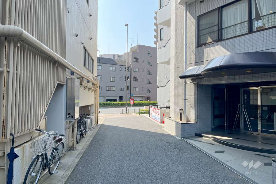 敷地南東側の前面道路