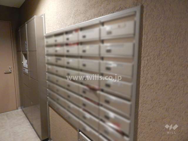 共用ポストと宅配ボックス