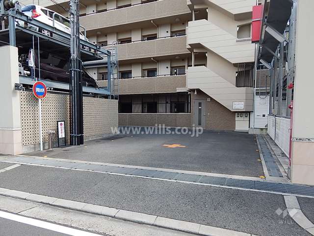 駐車場の出入り口