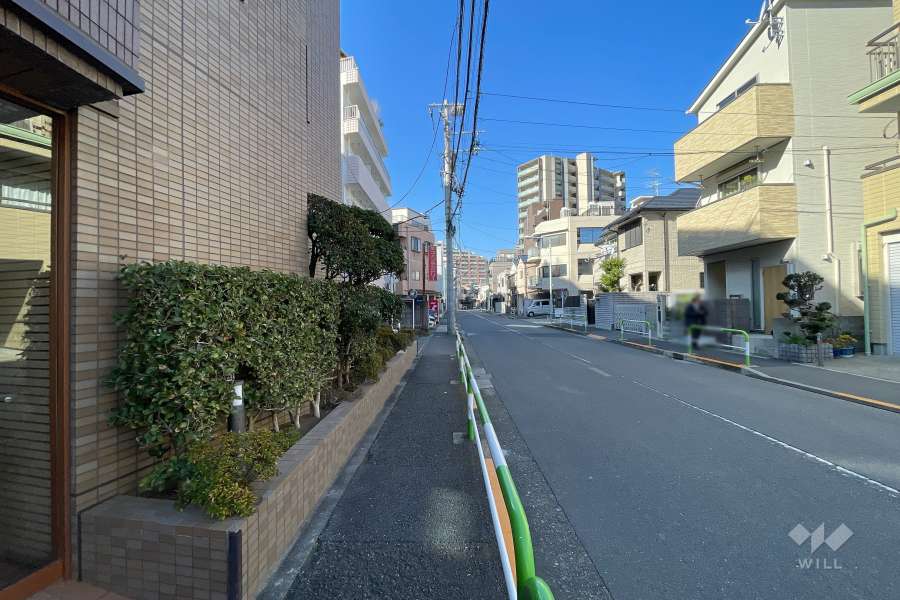 敷地北側の前面道路　