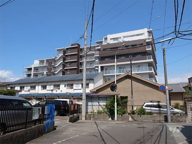 周辺は一戸建てが中心に立ち並ぶ静かな住宅地です。