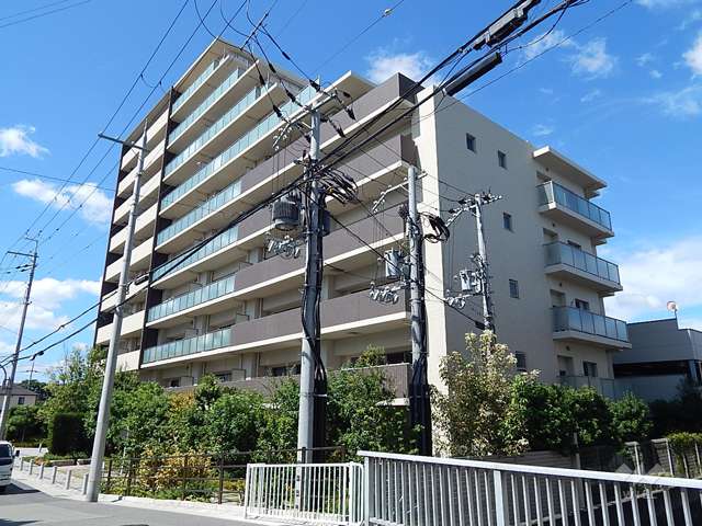 メイツ塚口レジアンスの外観（南東側から）