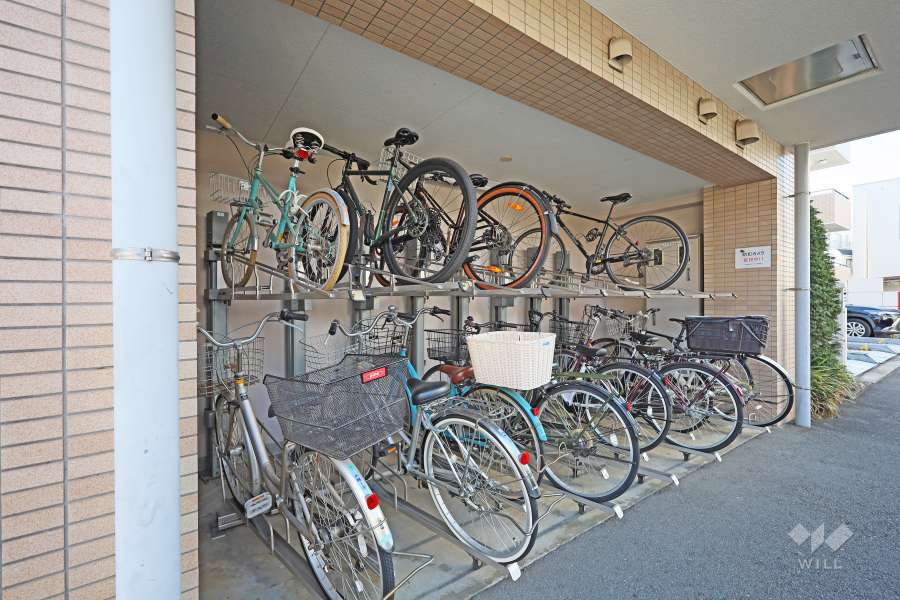 屋内に設けられた駐輪場