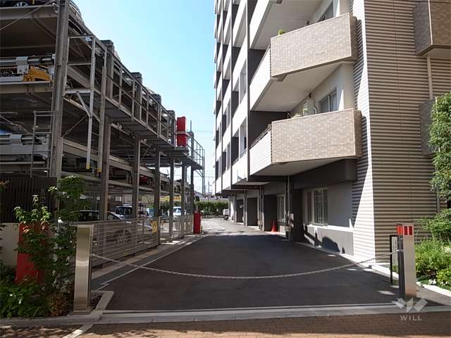 敷地内駐車場（ロボットゲート付き）