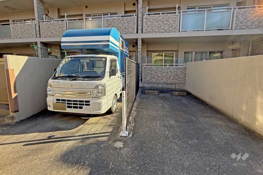 敷地内駐車場（屋外平面式）