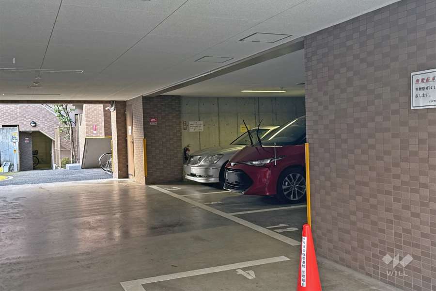 敷地内駐車場（屋内平面式）