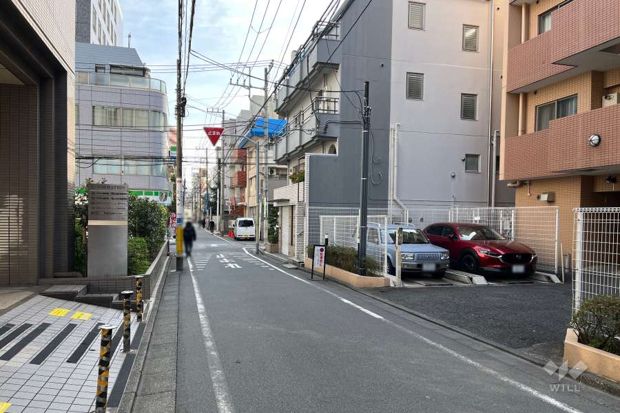 敷地北側の前面道路