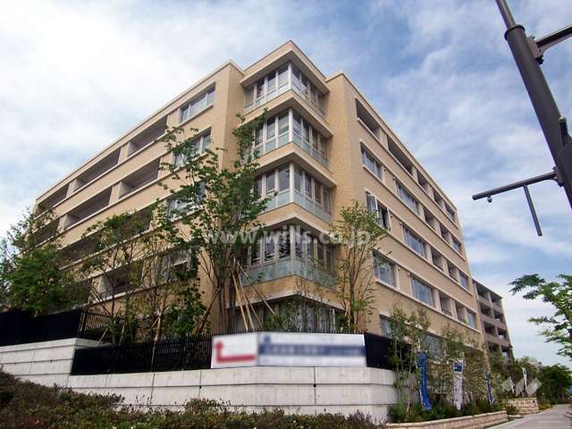 グランドメゾン芦屋翠ヶ丘スタイルの外観(南西側から)