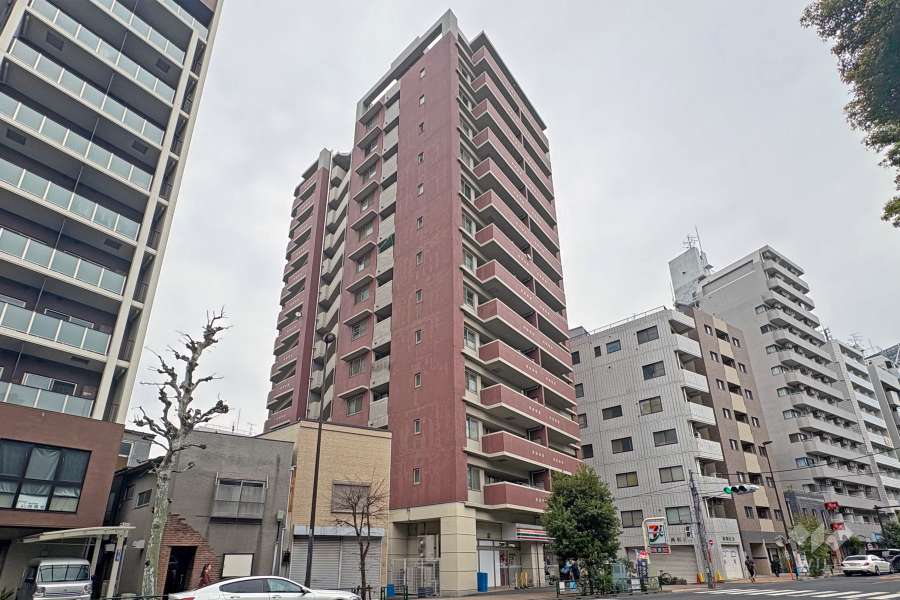 イトーピアマイズ池袋の外観（南西側から）