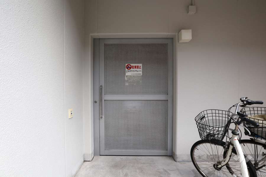駐輪場の出入口