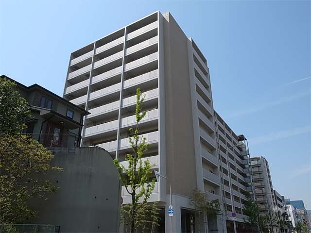 インプレスト千里中央の外観（南東側から）