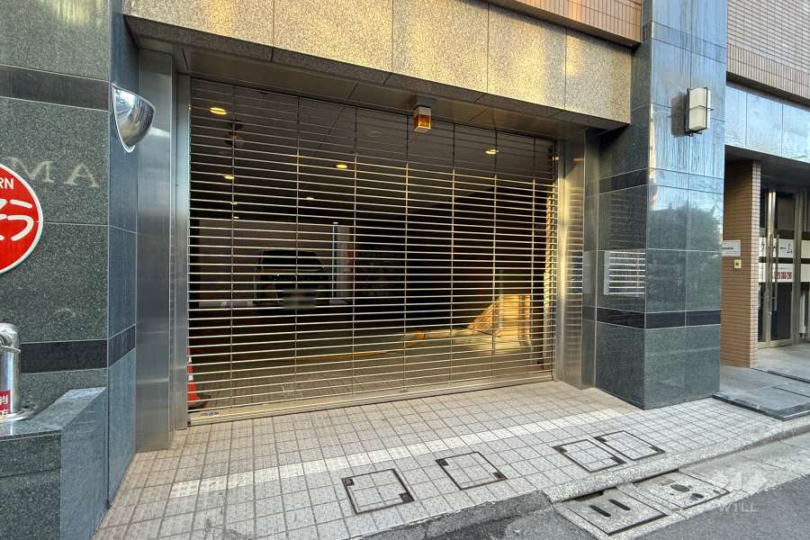 駐車場出入り口（リングシャッター付き）