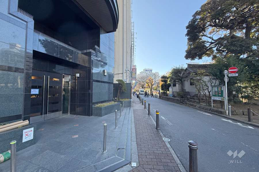 敷地北西側の前面道路