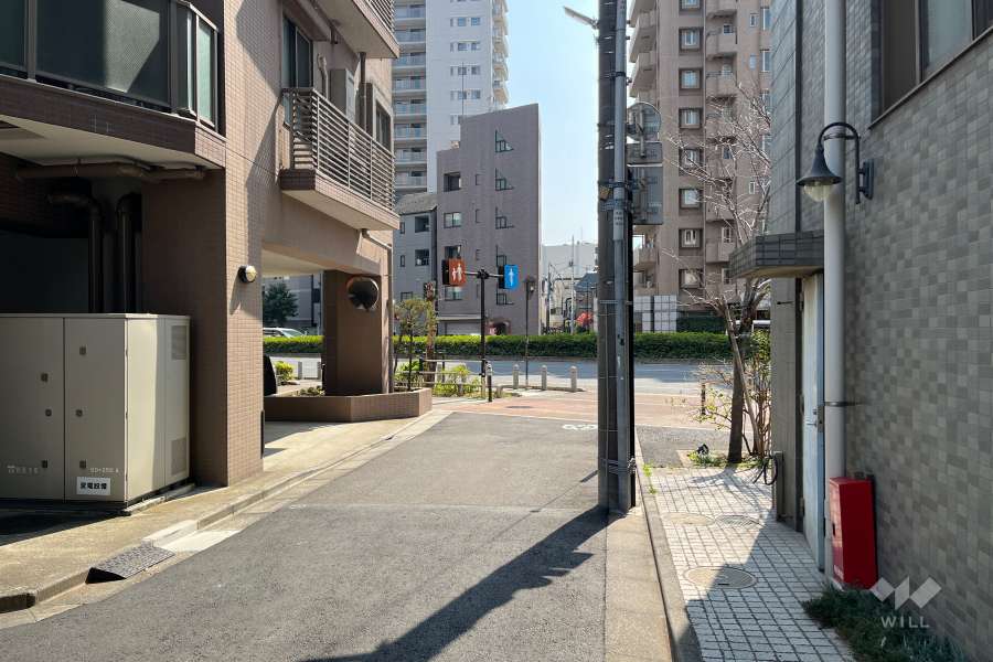 敷地北西側の前面道路　
