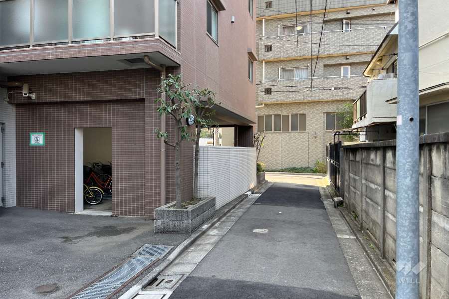 敷地北東側の前面道路　