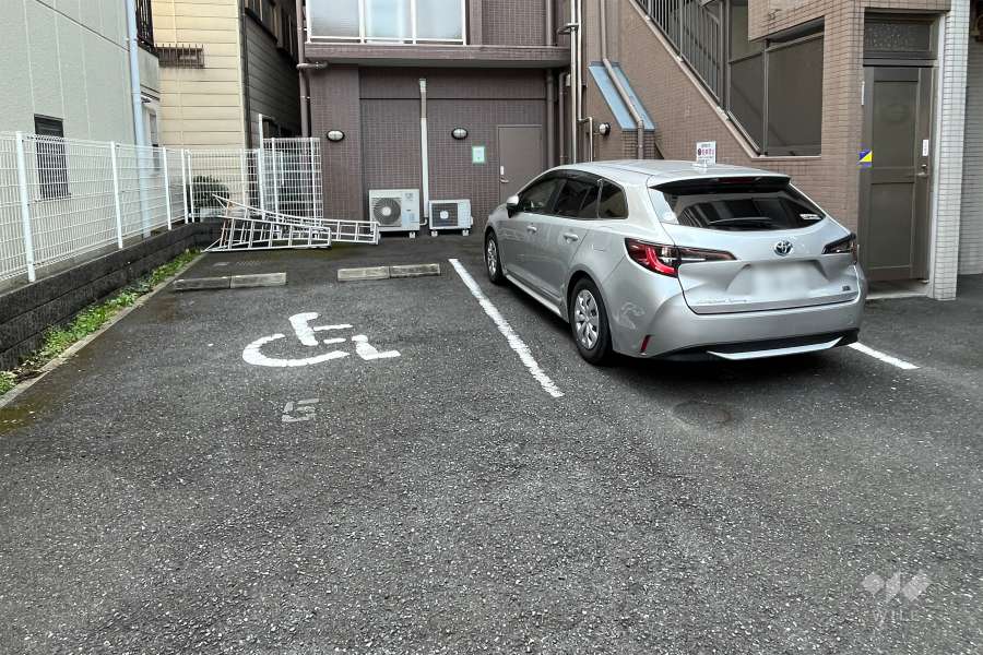 敷地内駐車場(屋外平面式)　