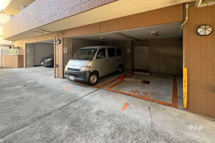 敷地内駐車場（屋内平面式）