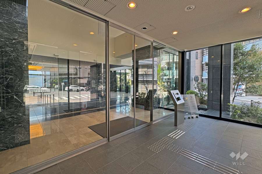 エントランスはオートロック付きです。