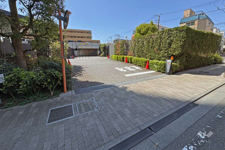 駐車場の出入り口