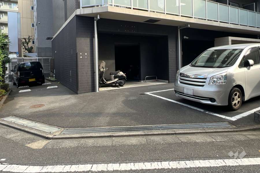 敷地内駐車場（屋外平面式）