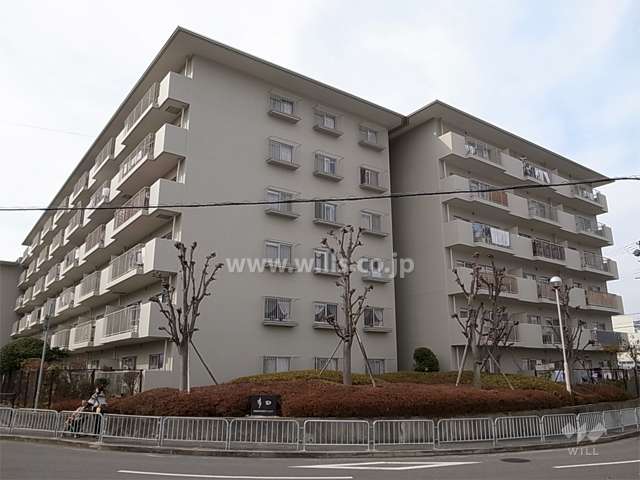 日商岩井多田マンション北棟の外観（東側から）