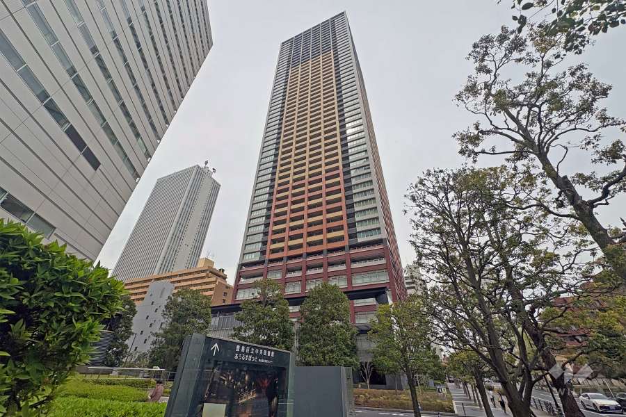 アウルタワーの外観（南東側から）