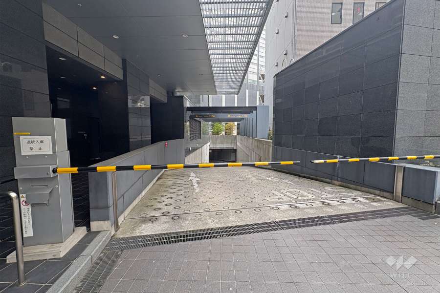 駐車場の出入り口