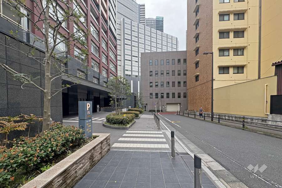 北西側前面道路（北東側から）