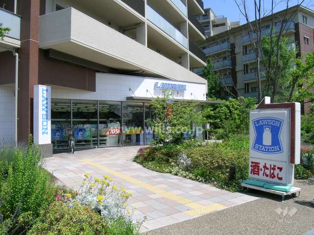 1階には店舗が入っています。