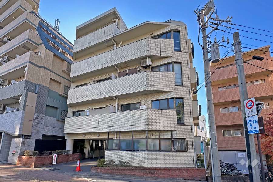 コスモ東長崎の外観（北東側から）