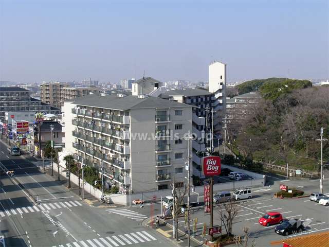 敷地の南側は内環状線に面しています。