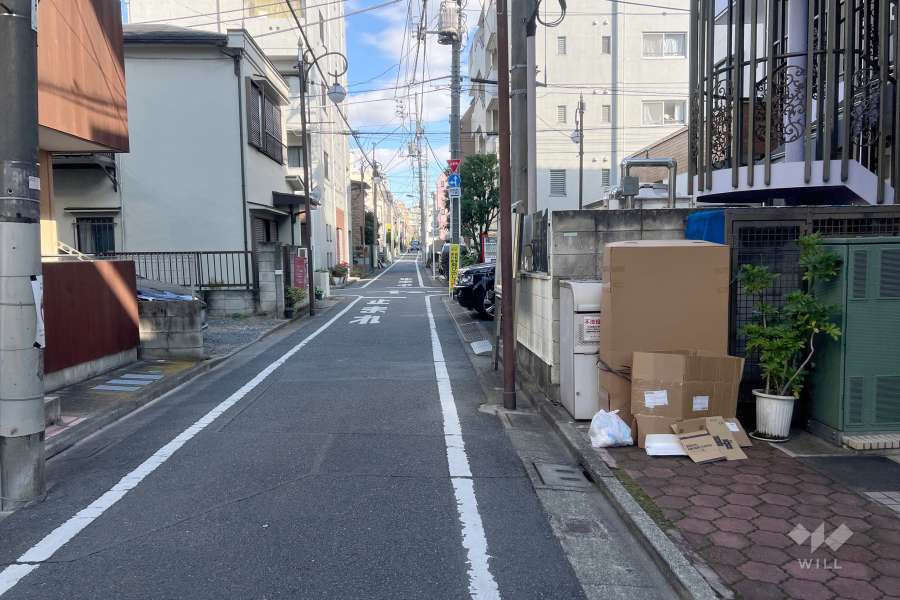 敷地北西側の前面道路