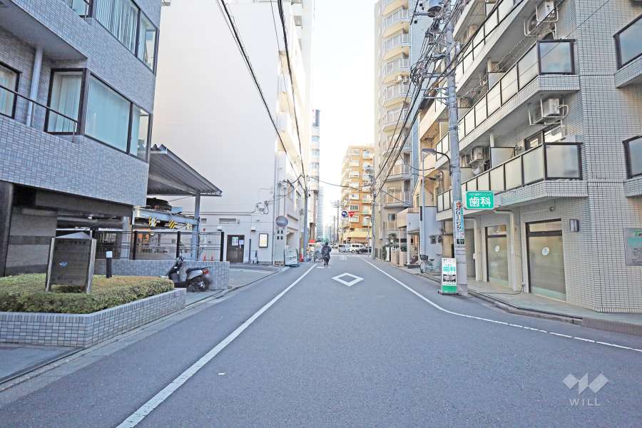 敷地北西側の前面道路　