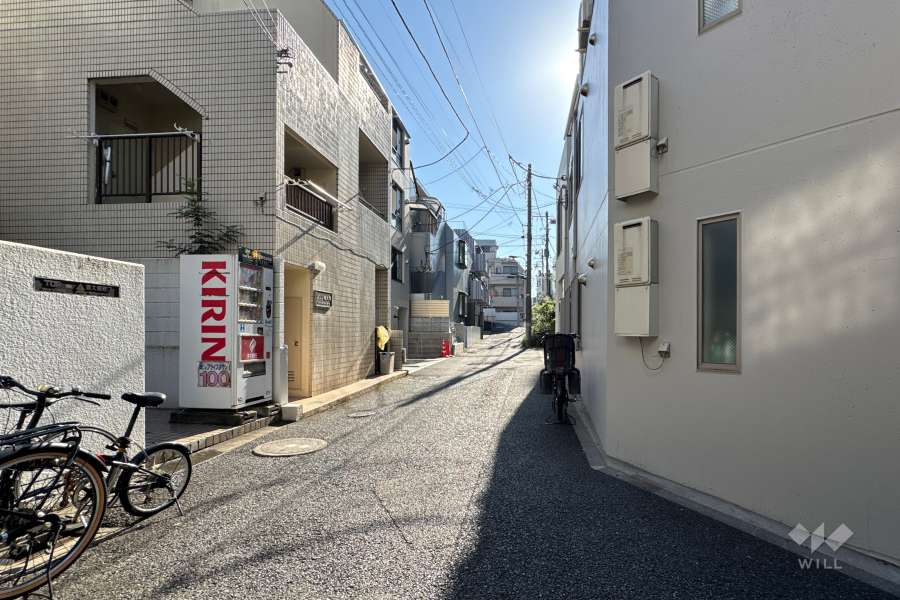 敷地南西側の前面道路