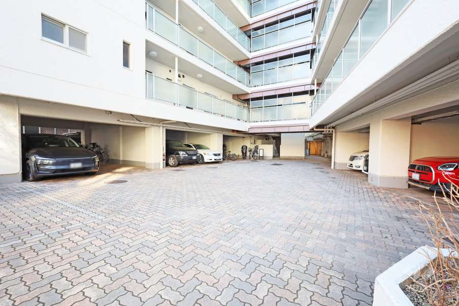 敷地内駐車場（屋内平面式）