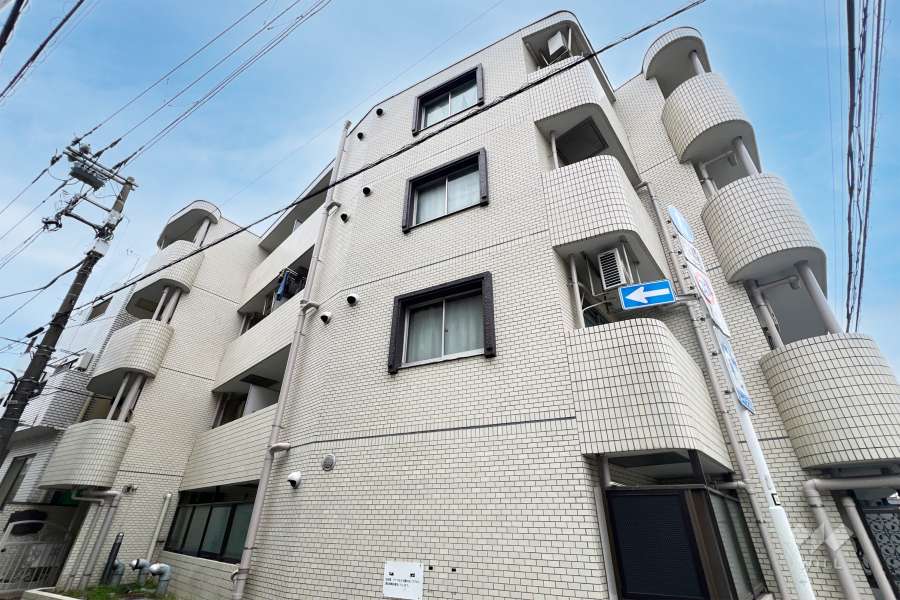 メゾン・ド・ペルシュの外観（西側から）