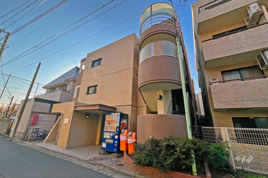 ジェイパーク池袋本町の外観（東側から）