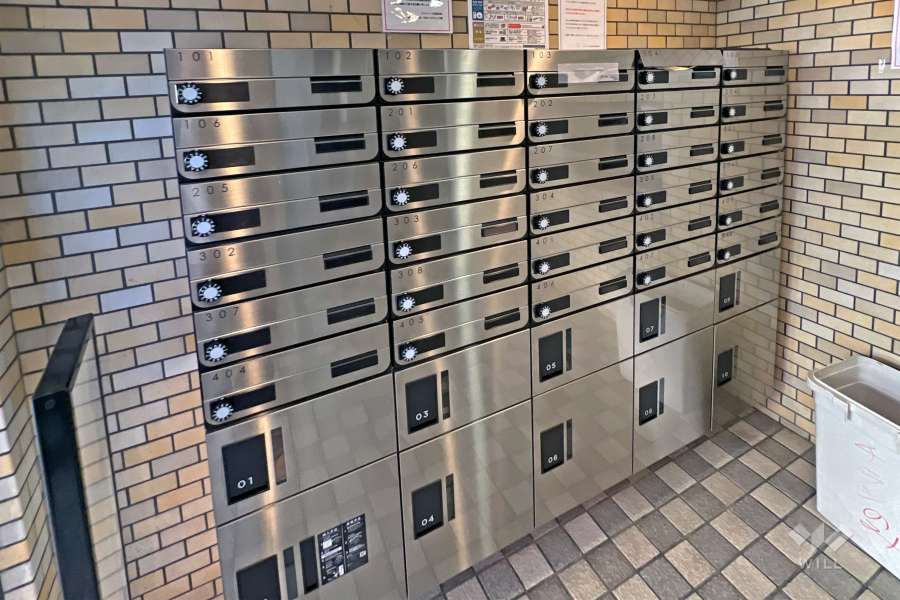 宅配ボックスと共用ポスト