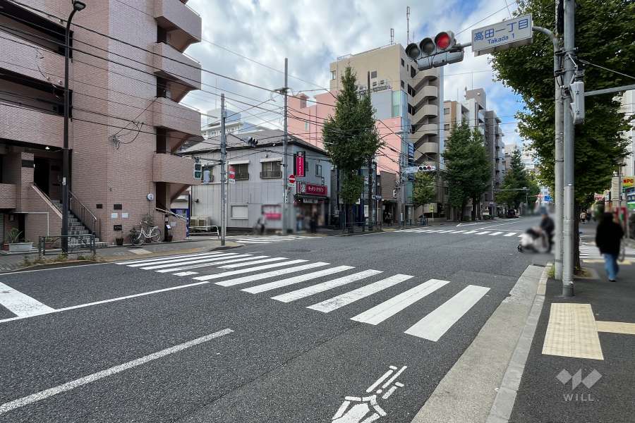 敷地北側の前面道路