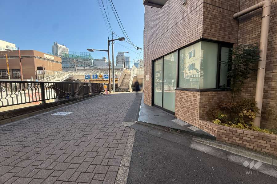 敷地北側の前面道路