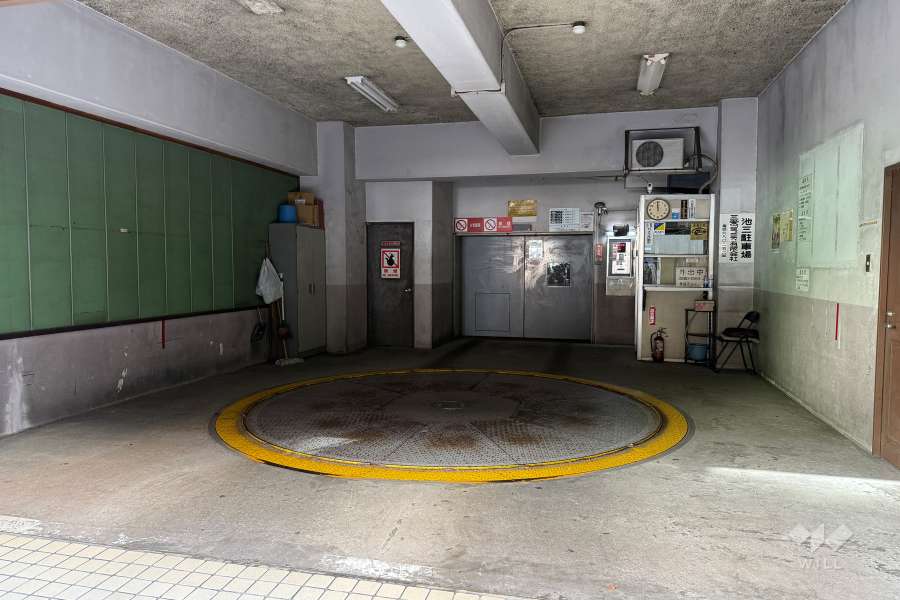 敷地内駐車場（屋内機械式）