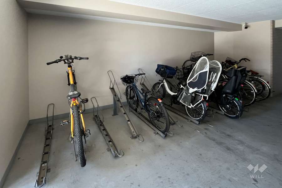 屋内に設けられた駐輪場