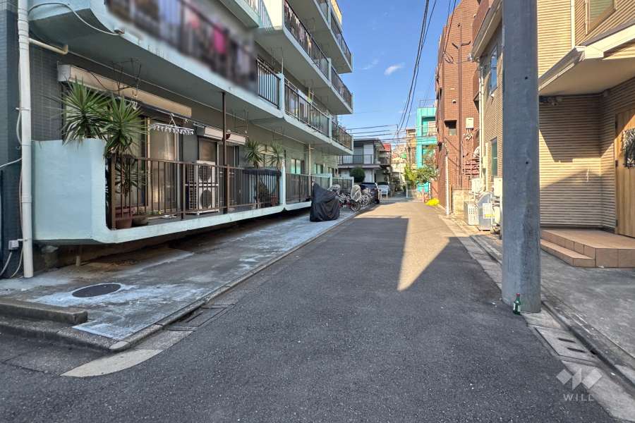 敷地東側の前面道路
