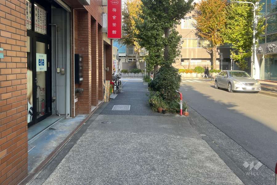 敷地南東側の前面道路