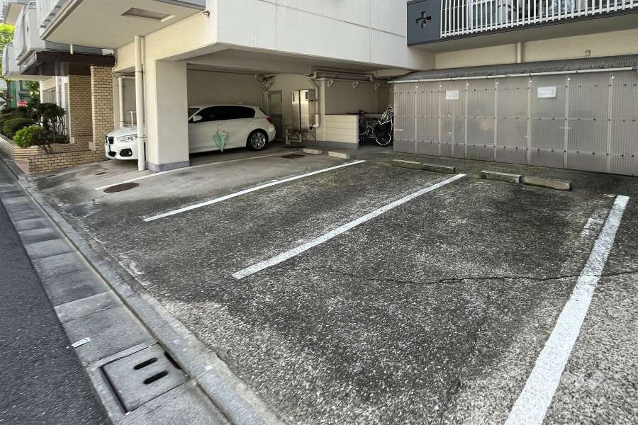 敷地内駐車場（屋外平面式）