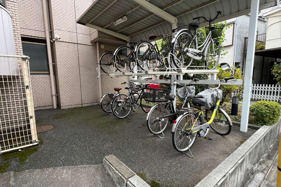 駐輪場（屋根付き）