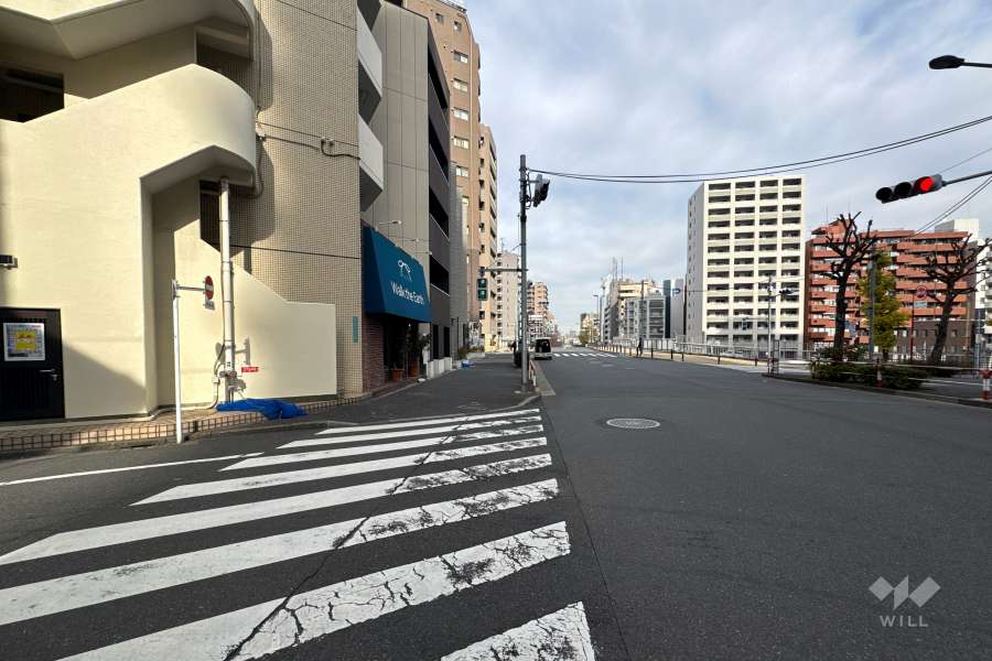 敷地東側の前面道路