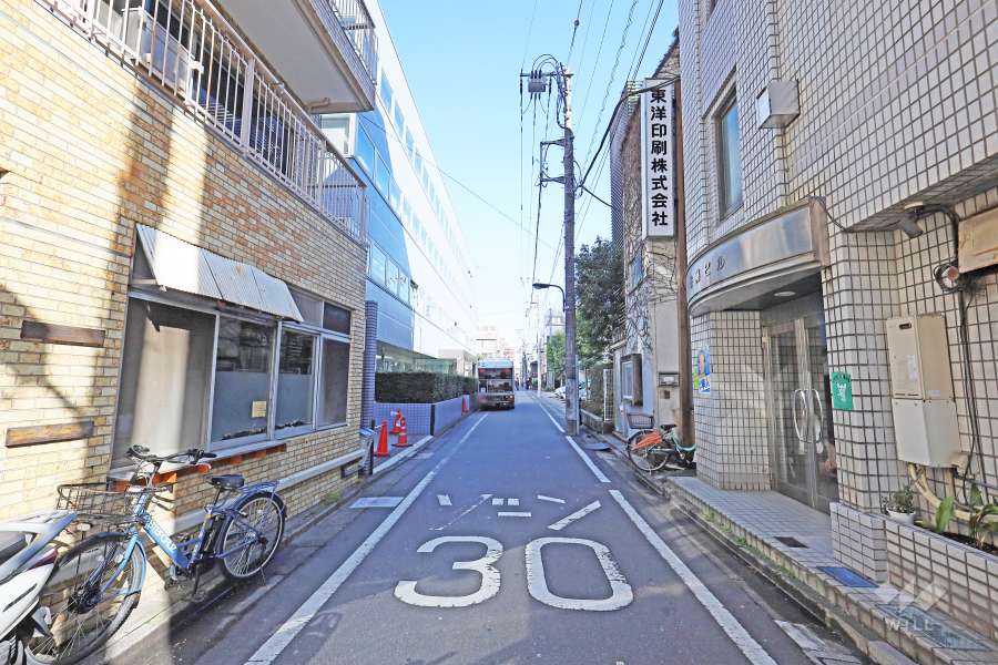 敷地南側の前面道路